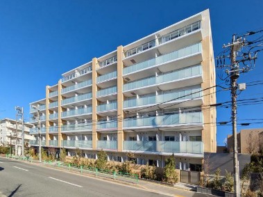 【中野区弥生町のマンションの建物外観】