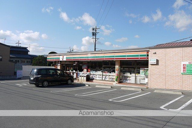コンビニ　セブンイレブン（コンビニ）まで604m