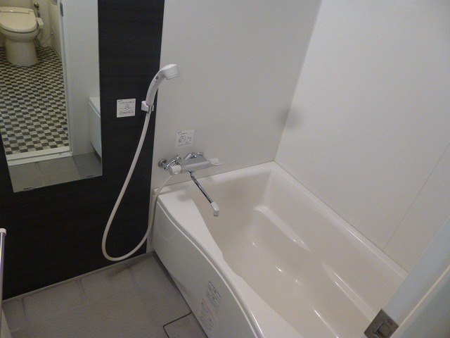 バス・シャワールーム　別号室の参考写真です