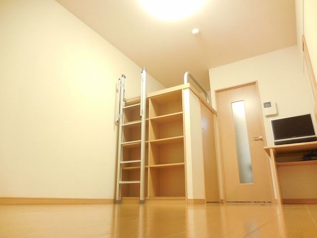 居室・リビング　家具家電付き