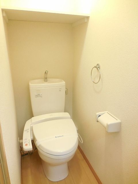 トイレ　ウォシュレット付き