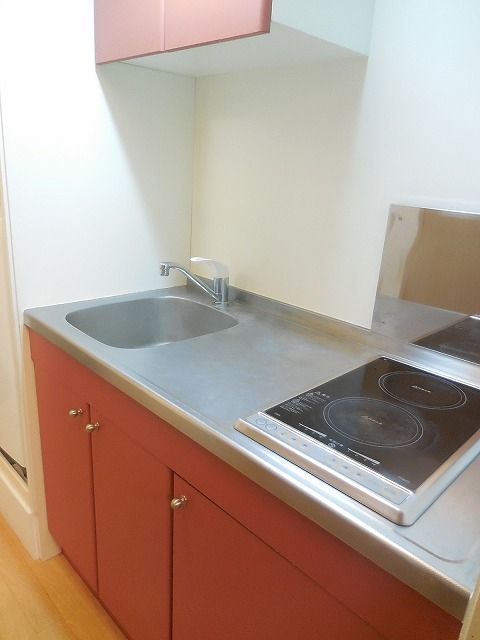 キッチン　2口の電気コンロ