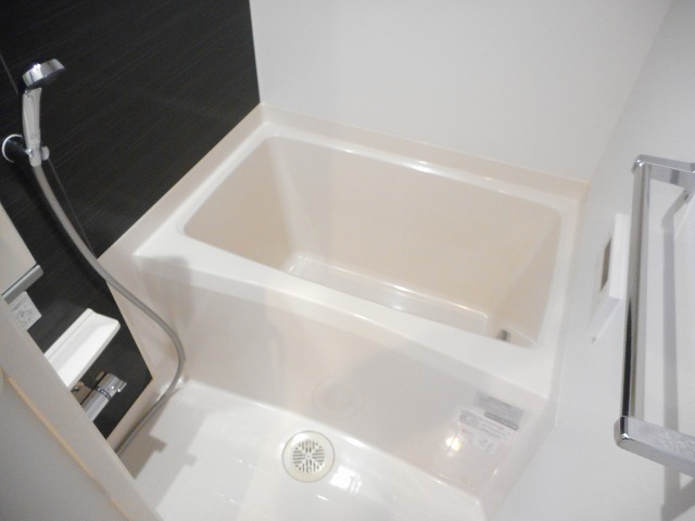 バス・シャワールーム　バスルーム追い焚き完備