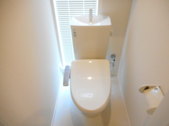 トイレ　温水洗浄便座