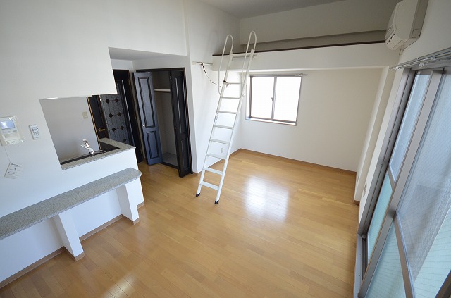 居室・リビング　別号室の写真です