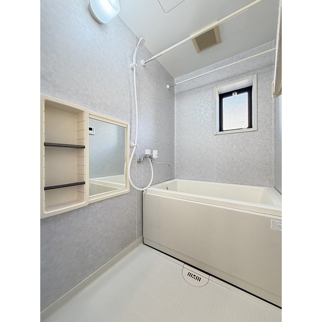 バス・シャワールーム　便利な追い焚き機能付きです♪