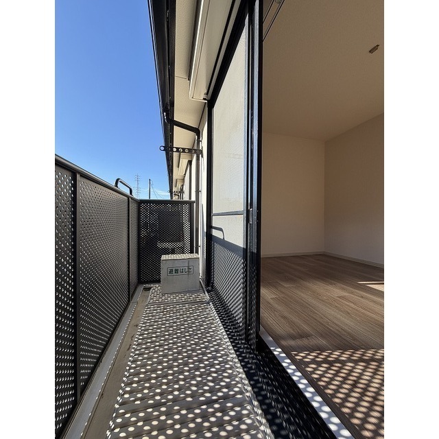 バルコニー　洗濯物はもちろんお布団も干せます♪