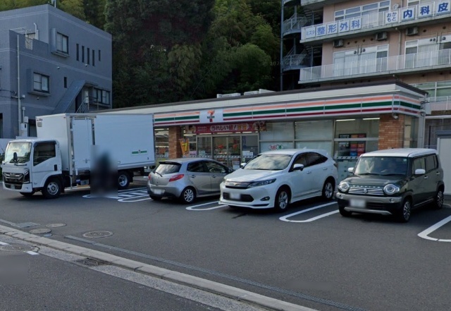 コンビニ　セブンイレブン横浜東戸塚川上町店（コンビニ）まで281m