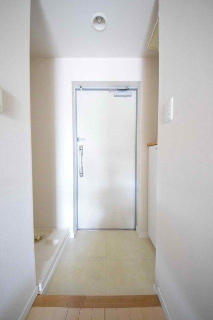 玄関　★お問い合わせはタウンハウジングまで★