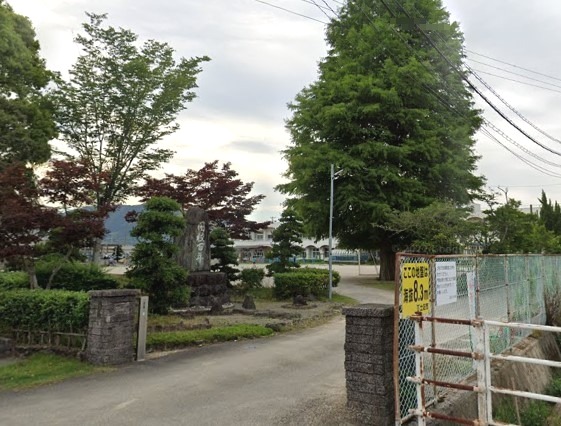 小学校　土佐市立高石小学校（小学校）まで585m