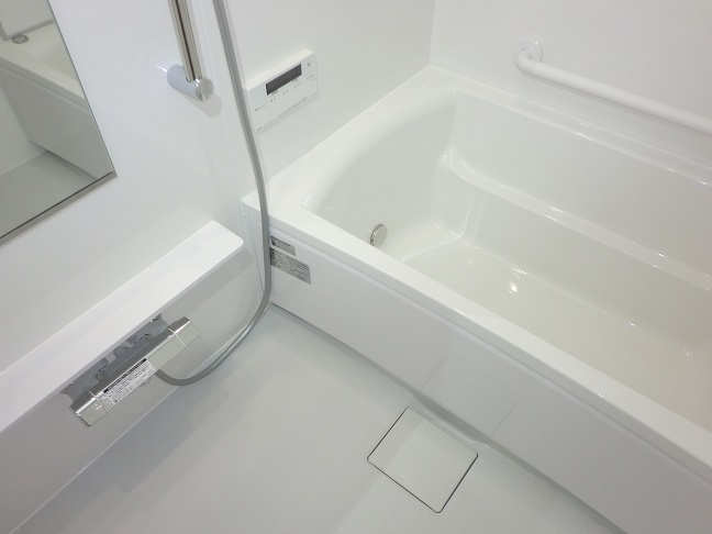 バス・シャワールーム　浴室・給湯器　新品　追炊き機能あり