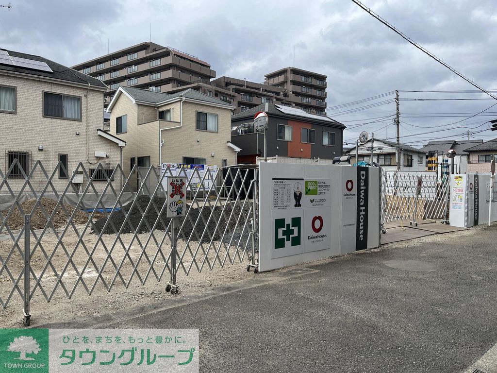 建物外観　駐車場