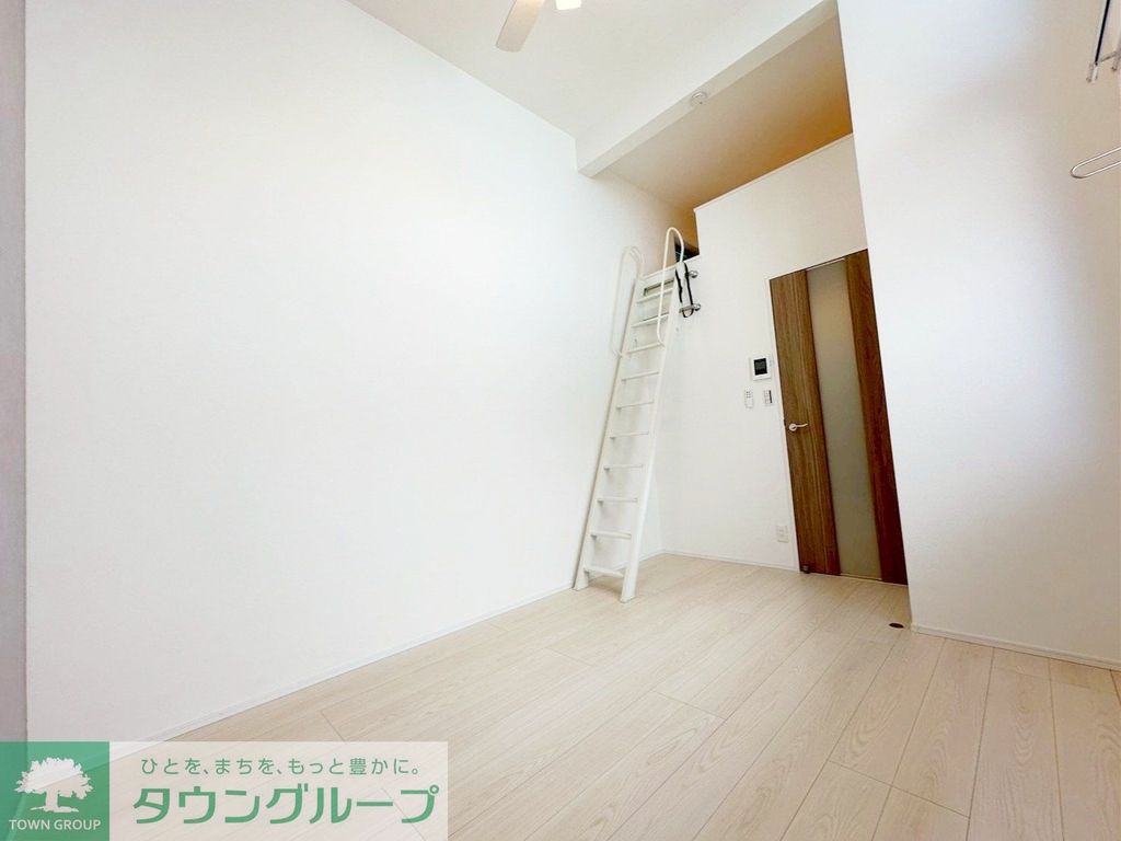 居室・リビング　玄関