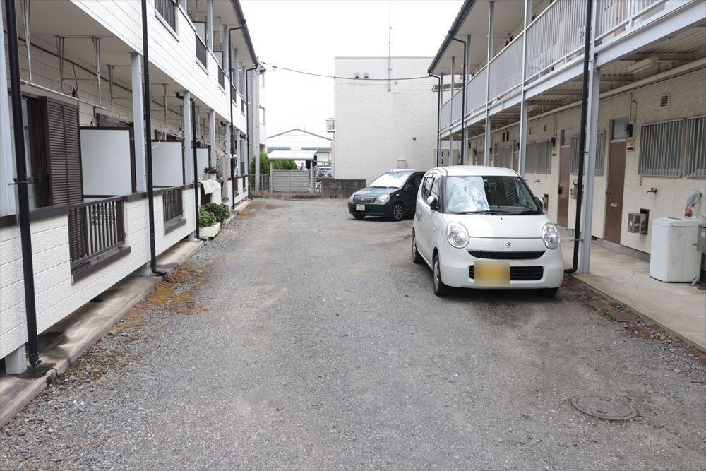建物外観　駐車場