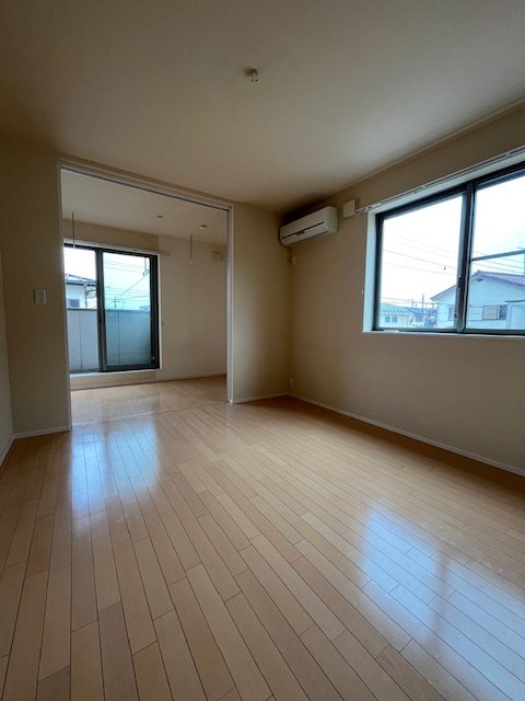 居室・リビング　10帖のLDKです。