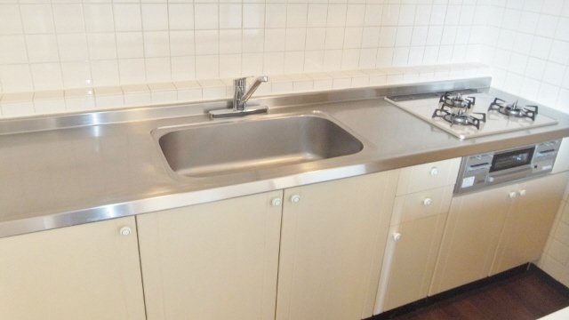 キッチン　３口システムキッチン付☆