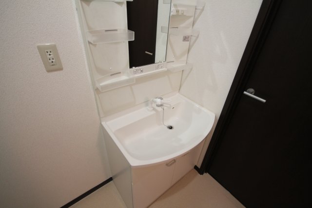 洗面設備　※同物件別号室の写真になります