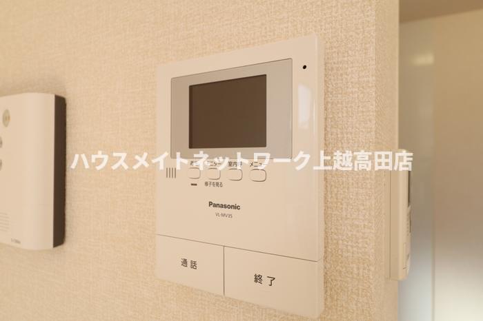 セキュリティ　モニターホン（参考同型102号室室内写真）