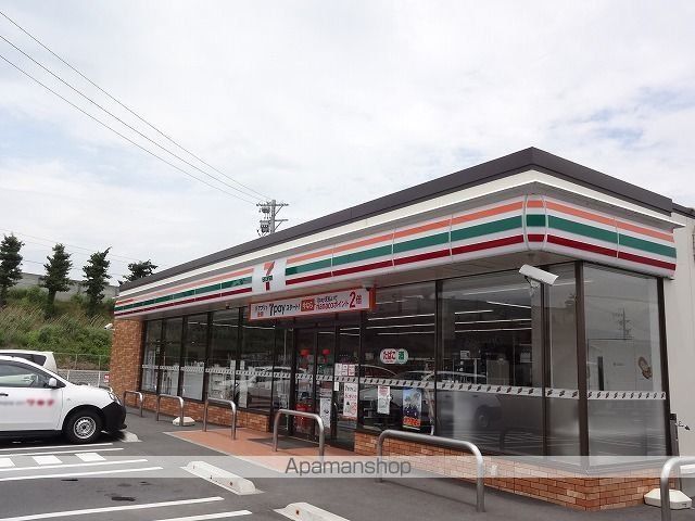 コンビニ　セブンイレブン　　松本町神店（コンビニ）まで600m