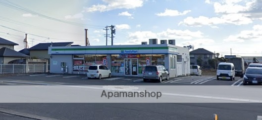 コンビニ　ファミリーマート（コンビニ）まで839m