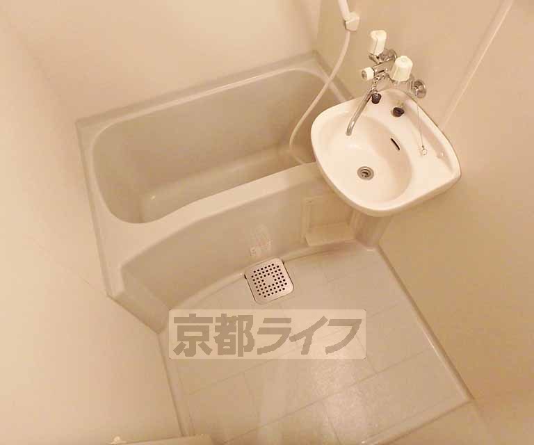 バス・シャワールーム　一日の疲れを癒すバスルーム