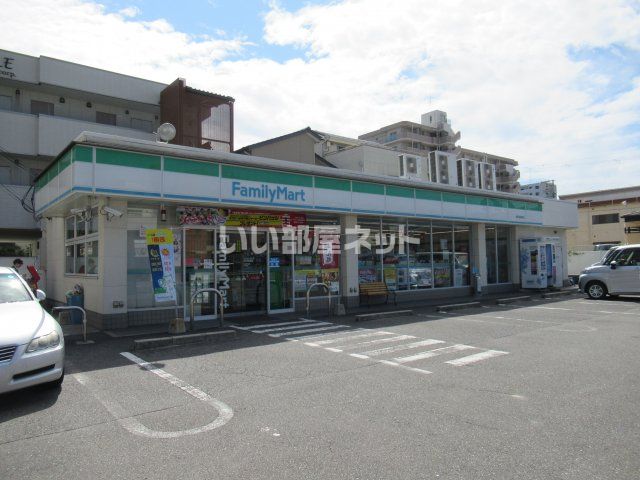 コンビニ　ファミリーマート岸和田南町店（コンビニ）まで564m
