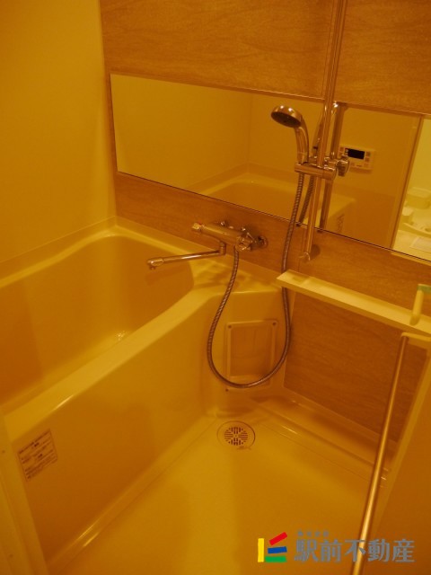 バス・シャワールーム　広々バスルーム