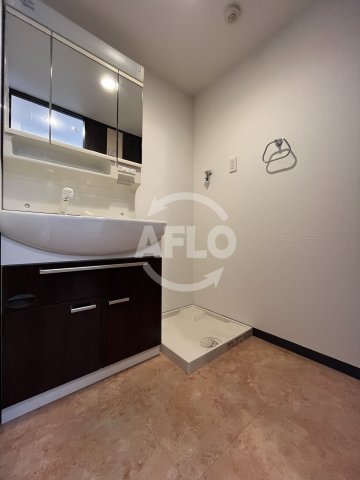 洗面設備　レジディア新大阪II　洗面台