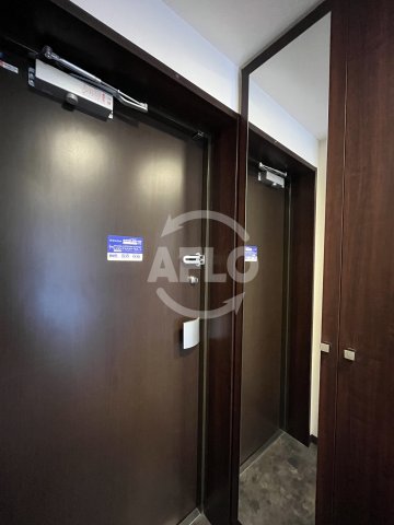 玄関　レジディア新大阪II　玄関