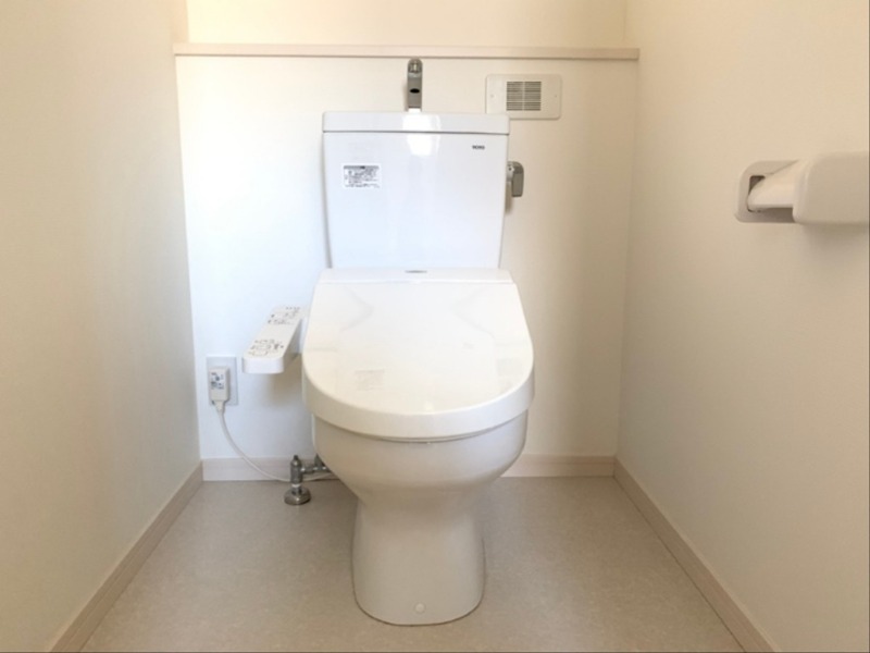 トイレ　※同仕様写真含む