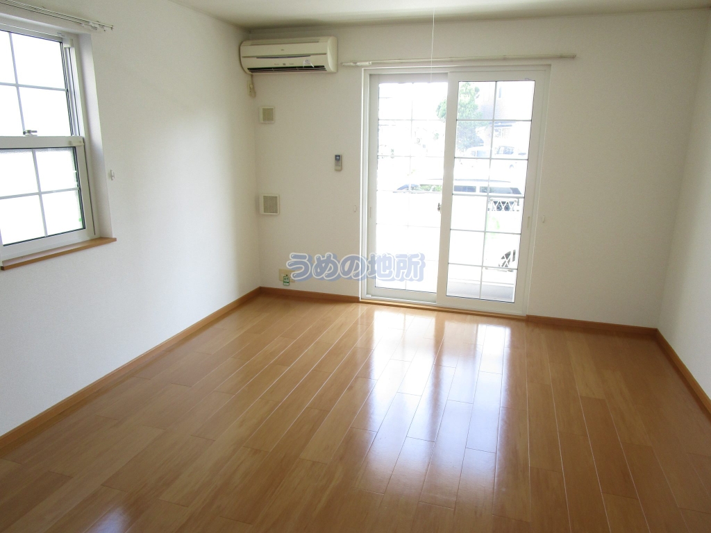 居室・リビング　IMG_2367　ロゴ圧縮済