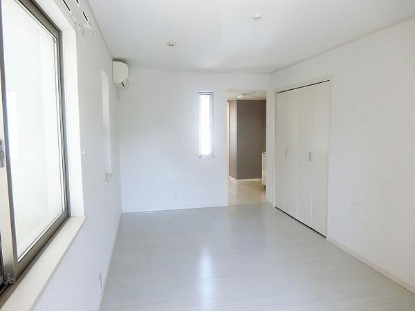 居室・リビング　広々とした洋室！