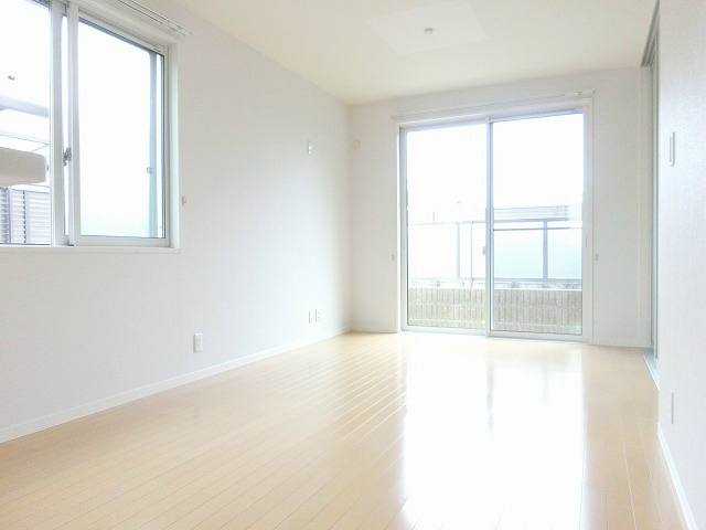 居室・リビング　明るく開放的なリビング