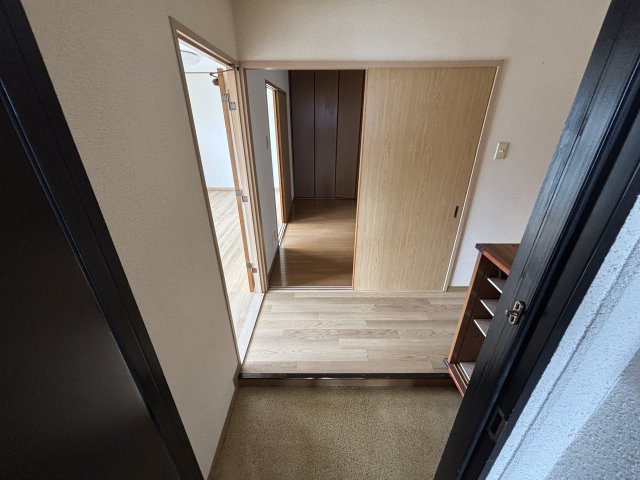 玄関　収納もある玄関です