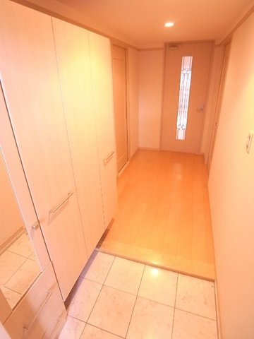 玄関　※別号室参考写真