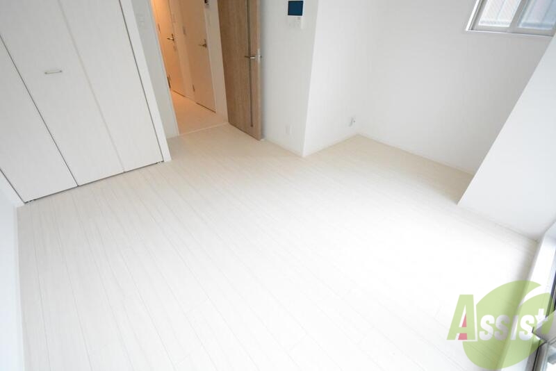 居室・リビング　明るいリビングです