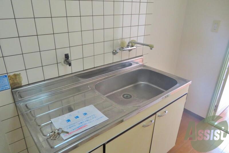 キッチン　シンクが大きくて洗い物が洗いやすいですね。