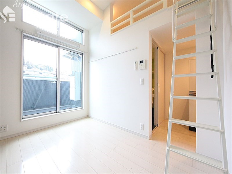 居室・リビング　内装