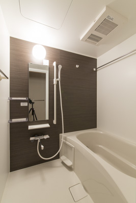 バス・シャワールーム　追焚き・浴室換気乾燥機能付