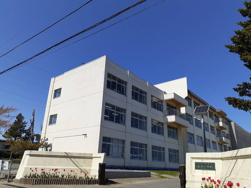 小学校　八戸市立城北小学校（小学校）まで412m
