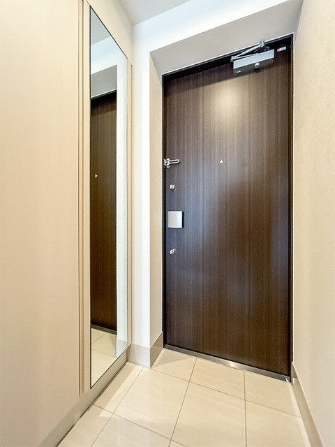 玄関　※写真は同タイプ住戸です。