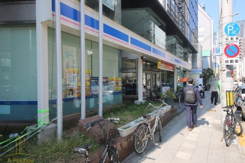 コンビニ　ローソン 博労町三丁目店（コンビニ）まで48m