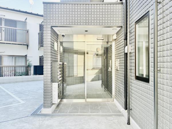 エントランス　建物の内部です