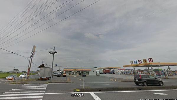 コンビニ　デイリーヤマザキ加須平永店（コンビニ）まで897m