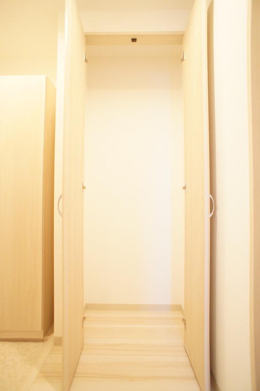 収納　ハンガーラック付きで楽々収納♪