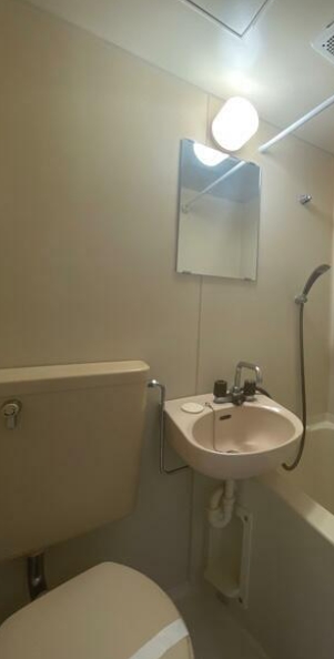 トイレ　トイレ・洗面台あり☆