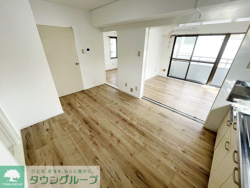 居室・リビング　※別部屋参考写真です