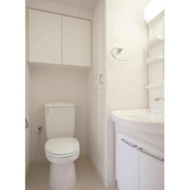 トイレ　※写真は同タイプ住戸です。