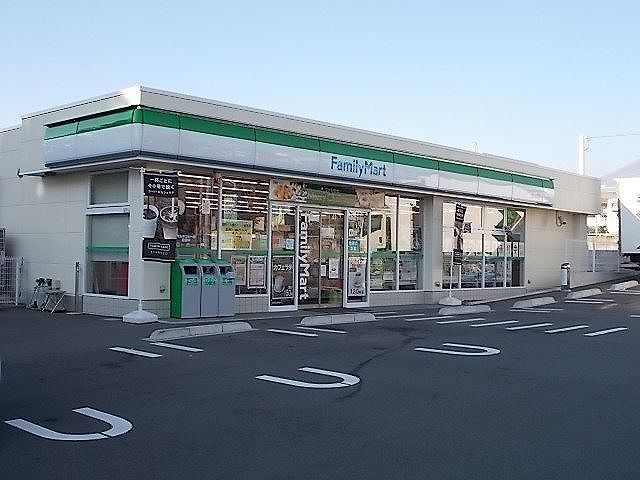 コンビニ　ファミリーマート　富士厚原店（コンビニ）まで210m