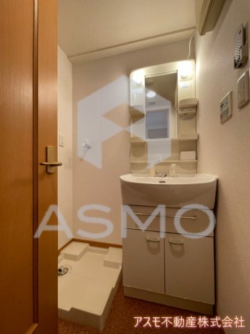 洗面設備　同マンション別部屋　参考写真